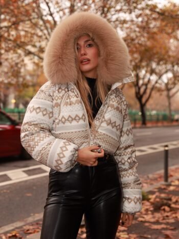 Geometric of beige Flo&Clo